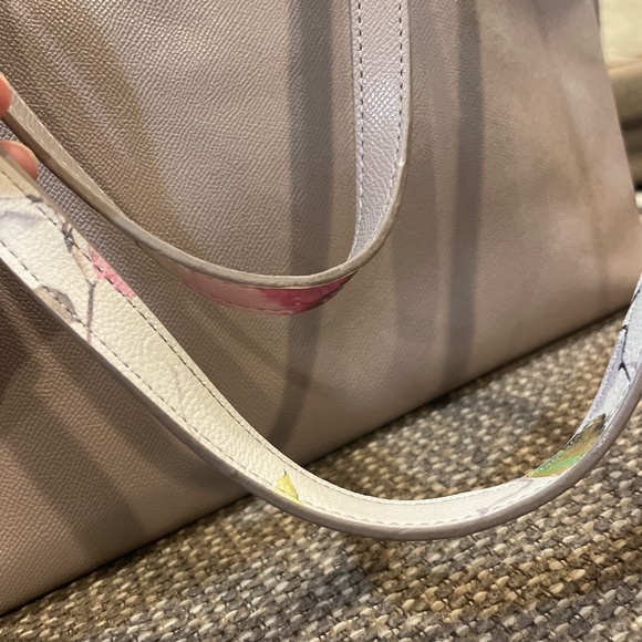 Betsey Johnson Blush Floral Xozaria Large Tote - Picture 8 of 11